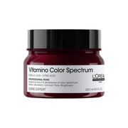 A jar of L'Oreal Professionnel Vitamino Color Spectrum Mask, designed for moisturizing colored hair, with a capacity of 250ml.